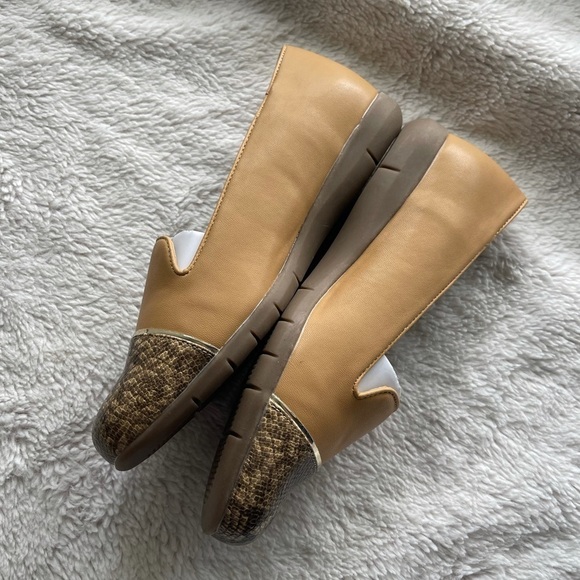 Comfortview New in box  camel reptile loafer slip on shoe - Picture 4 of 11